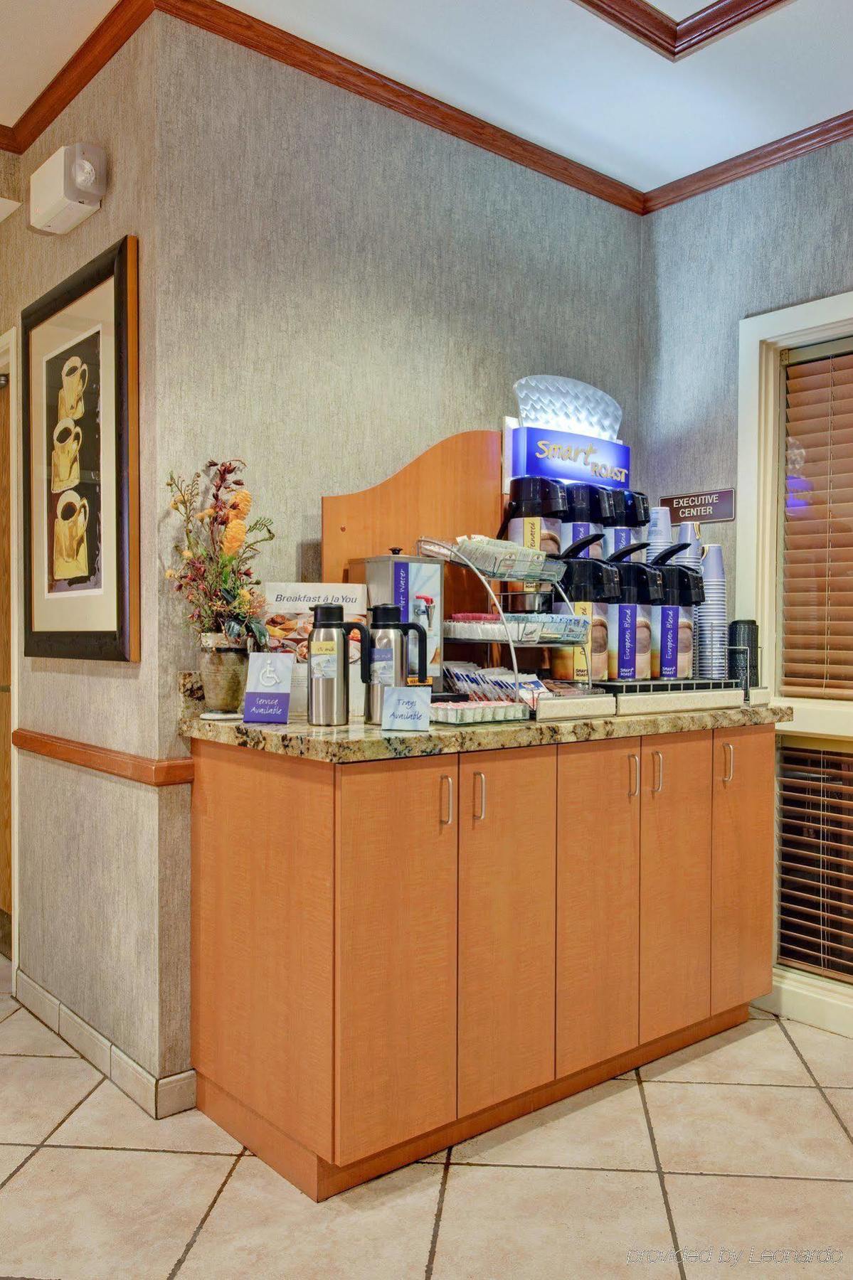 Express North - Glendale By Ihg Hotel